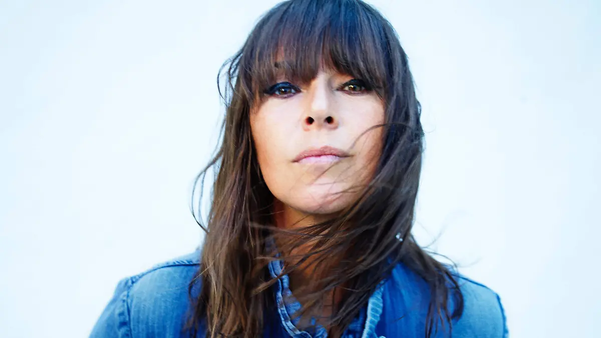 01 PORTADA Cat Power PC Mario Sorrenti 300dpi color 1 (1)